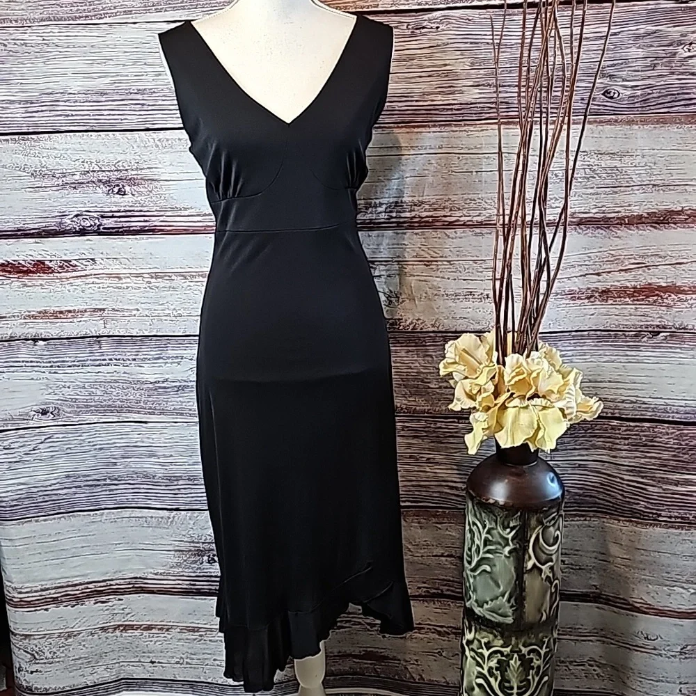NEW i.e. PETITE BLACK LINED SLEEVELESS CICKTAIL DRESS - Picture 2 of 13